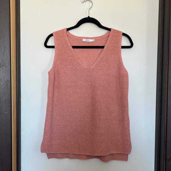 knit vest - Picture 1 of 2